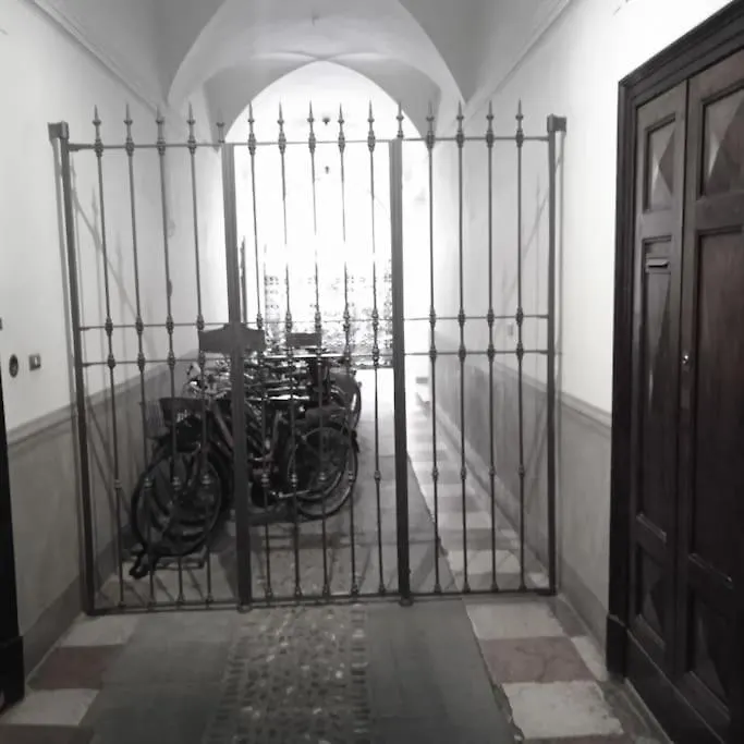 Apartment Appartamento Crisopoli In Pieno Centro A Parma Italy