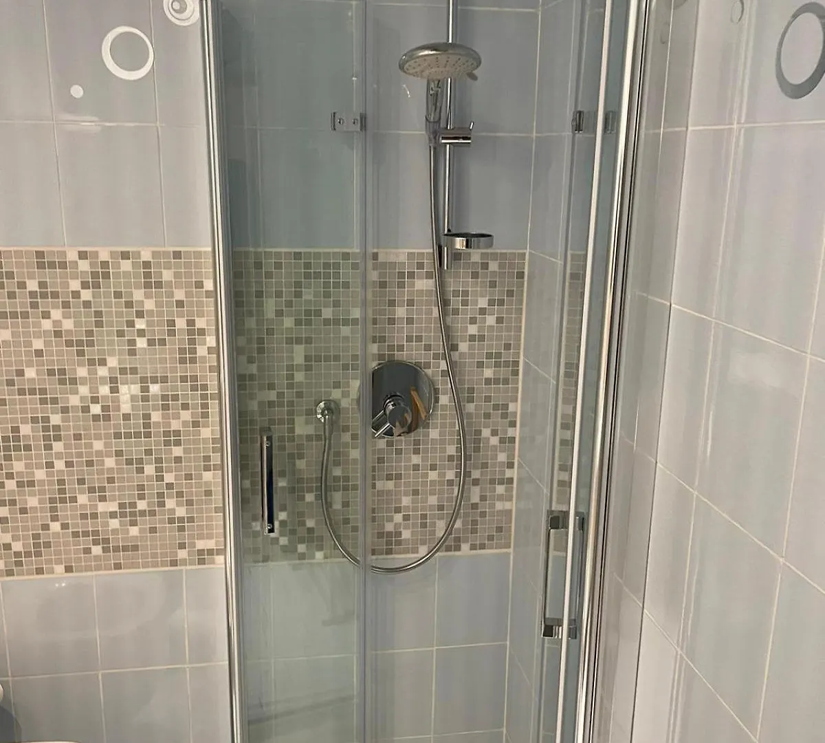 Apartment Appartamento Crisopoli In Pieno Centro A Parma Italy