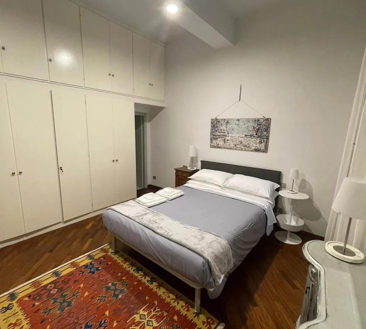 Apartment Appartamento Crisopoli In Pieno Centro A Parma Italy