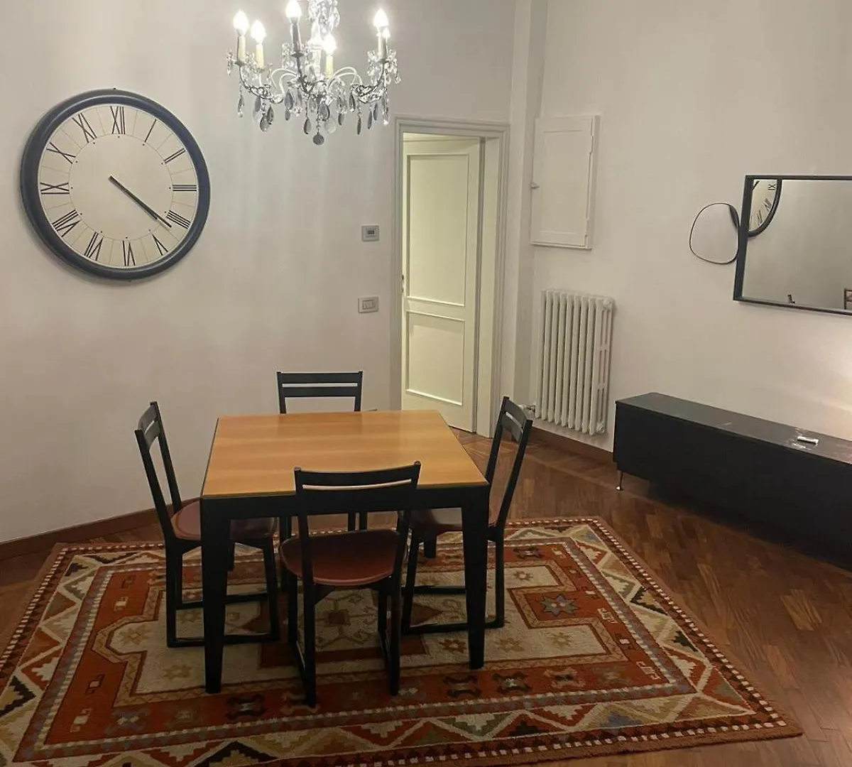 Appartamento Crisopoli In Pieno Centro A Parma Italy