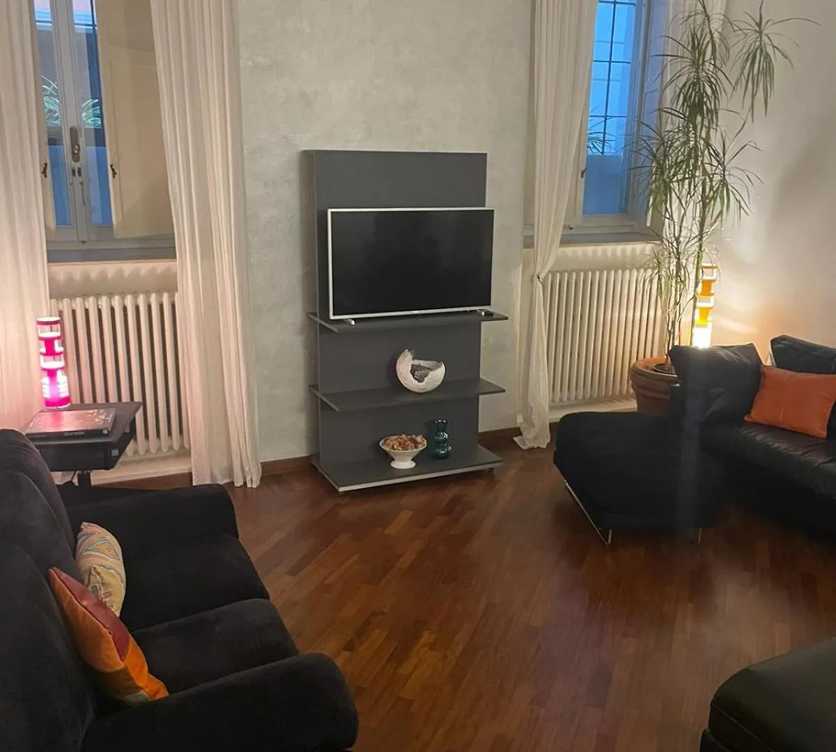 Apartment Appartamento Crisopoli In Pieno Centro A Parma